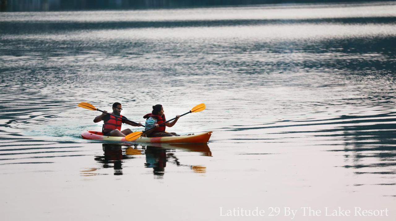 Latitude 29 By The Lake Resort Naukuchiatal Exteriör bild